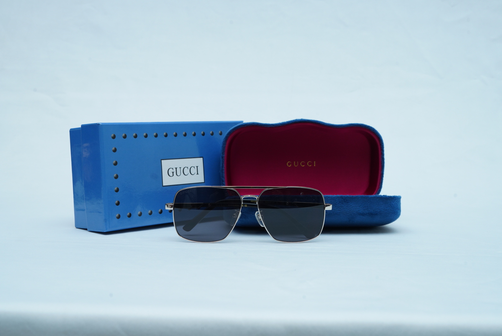 Gucci GG1676S Men's Metal Navigator Sunglasses - Gold Frame with Dark Lenses