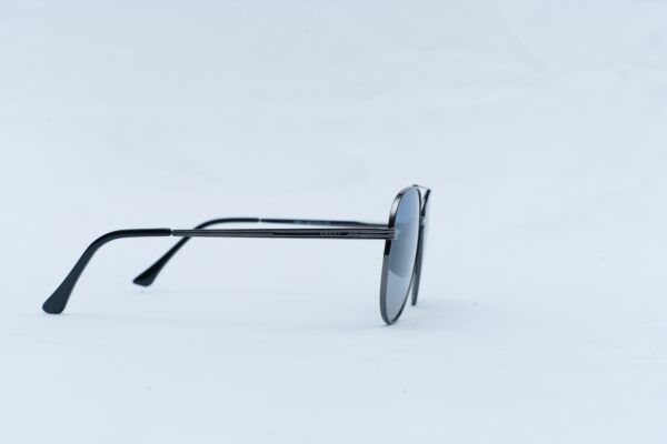Gucci GG0528S Men's Metal Aviator Sunglasses - Black Frame with Blue Gradient Lenses